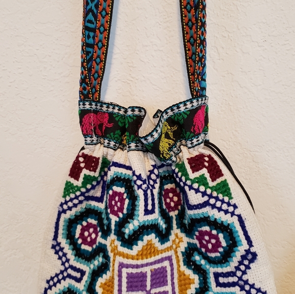 x2 Handmade Totes Colorful Asian Handmade Totes with Intricate Colorful Pattern - Picture 10 of 15